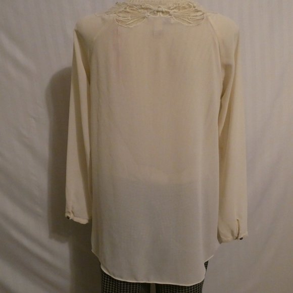 FOREVER 21 cream Long Sleeve Lace tied Top Blouse - Picture 8 of 12
